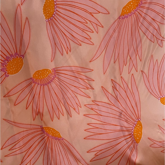 Kate Spade Square Scarf/Wrap - Picture 10 of 12